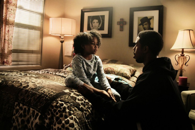 Ariana Neal as Tatiana with her father Oscar (Michael B. Jordan)