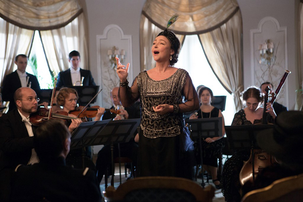 Catherine Frot as Marguerite at her charity event