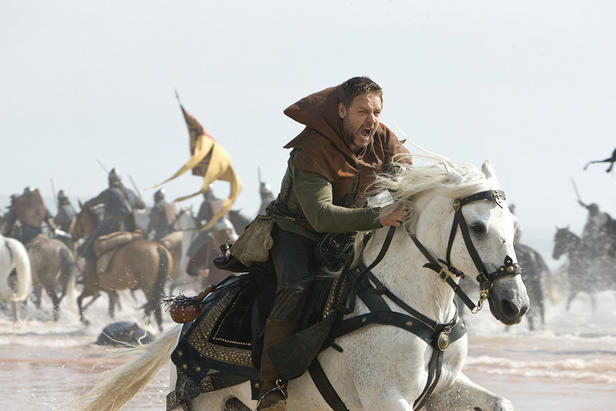 Crowe as Robin at the Crusades