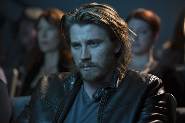 Garrett Hedlund as Tom in MOJAVE