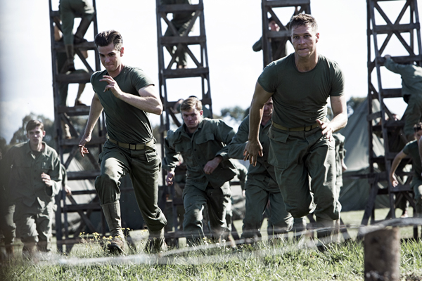 Andrew Garfield and Luke Bracey in Hacksaw Ridge