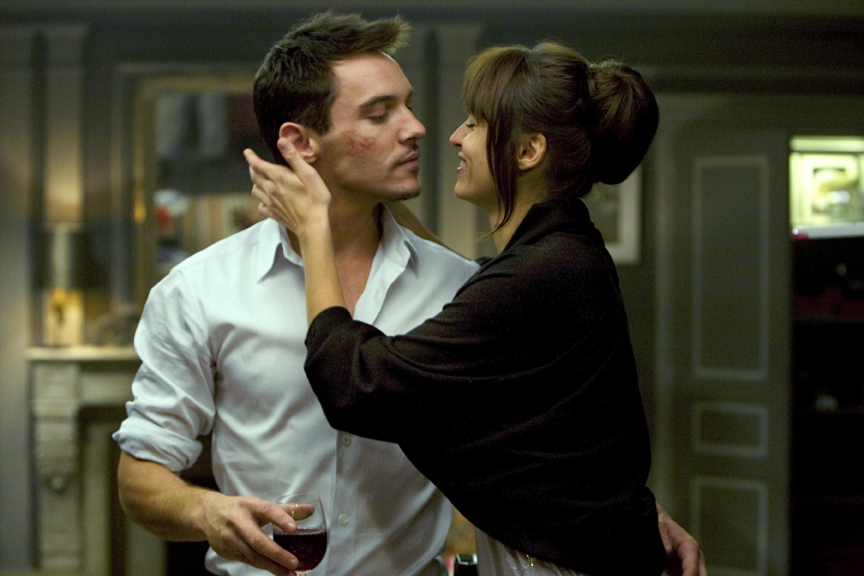 James Reese (Rhys Meyers) and Caroline (Kasia Smutniak)