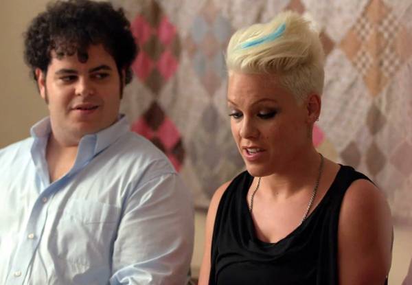 Neil (Josh Gad) and Dede (Alecia 'Pink' Moore)