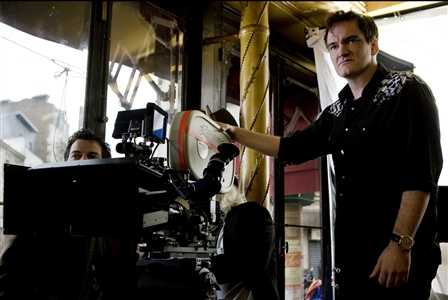 Tarantino on set