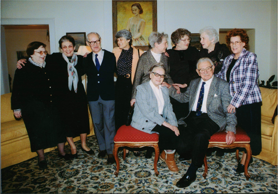 Sir Nicholas Winton with rescued children in 2002