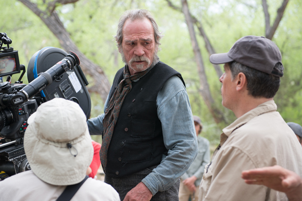 Tommy Lee Jones directs a scene for THE HOMESMAN