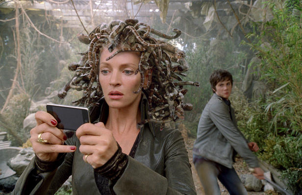 Uma Thurman tries out her Medusa look