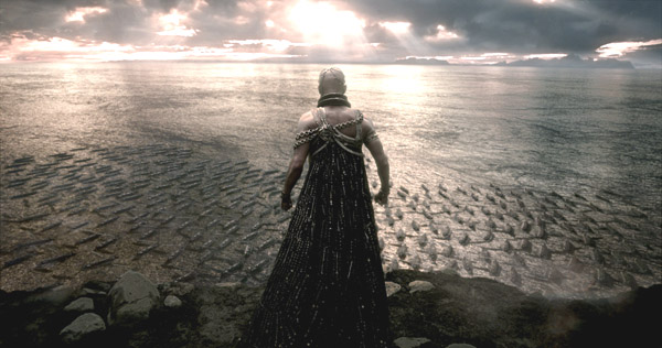 Xerxes look into the sea as the battle's about to begin